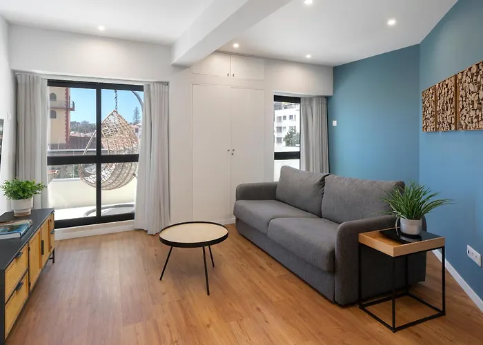 Atlantic Blue 1 - And With Garage * Φουνκάλ